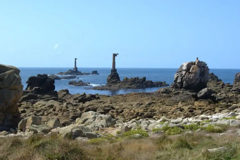 Camping en Bretagne : choisir sa côte et profiter malgré la météo