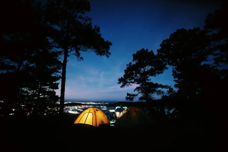 Camping dans le sud de la France : choisir sa région et son style