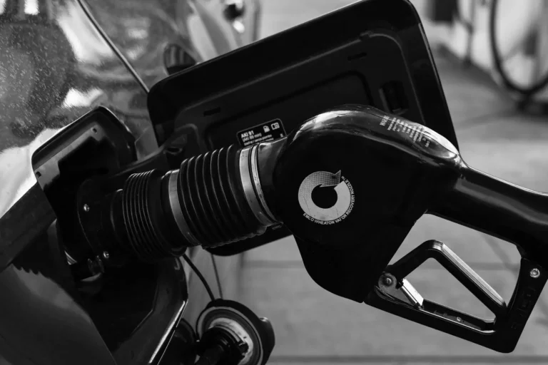 Comparateur prix essence : la station la moins chère