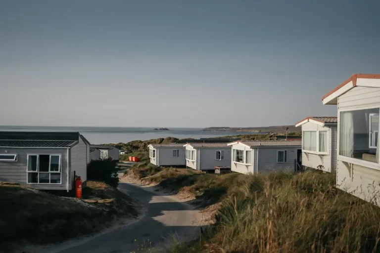 Camping bord de mer : comment choisir vraiment son littoral et son emplacement
