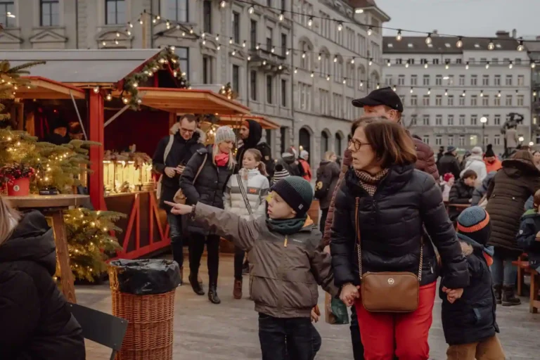 Vacances en famille à Noël : partir sans casser les rituels