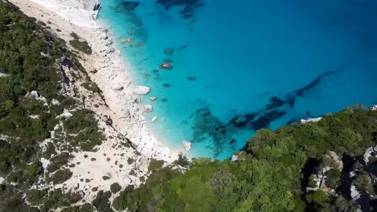 Vacances pas cher en Sardaigne : les arbitrages qui comptent
